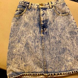 Guess acid was denim skirt size 28